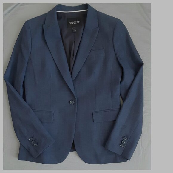 Lightweight Wool Blazer (Banana Republic) - Picture 2 of 9